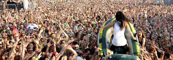 Post image for 5 Ways To Build A Closer Connection To Your Fans